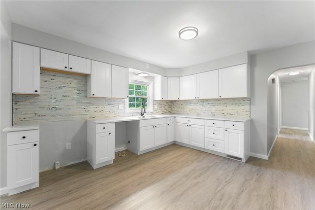 3510 E Heights Street SE, Warren, OH 44484