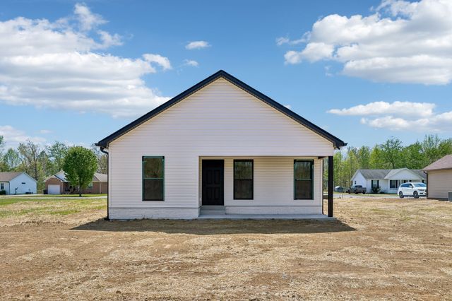 190 Green Meadow Dr, Smithville, TN 37166
