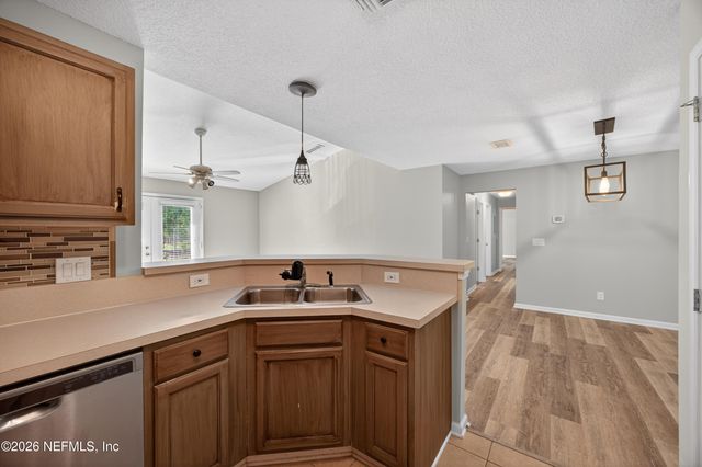 13727 RICHMOND PARK Drive N 105, Jacksonville, FL 32224