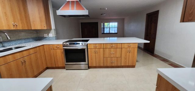 10955 SW 56th St, Miami, FL 33165