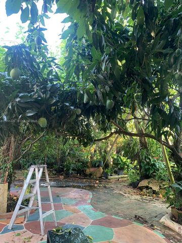 10955 SW 56th St, Miami, FL 33165