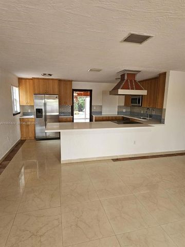 10955 SW 56th St, Miami, FL 33165