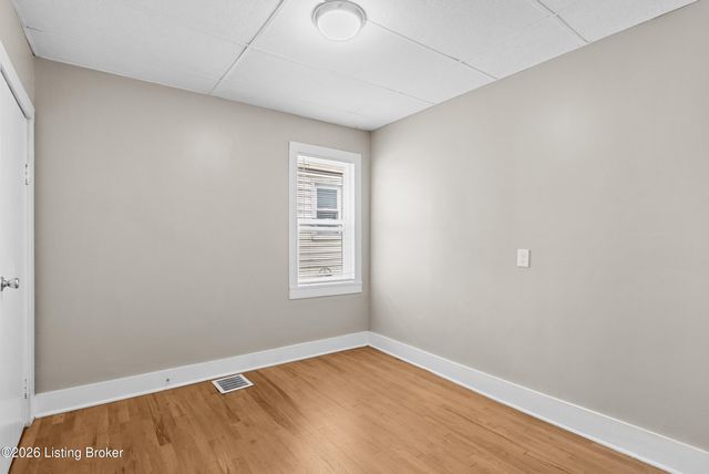 2137 Bradley Ave, Louisville, KY 40217
