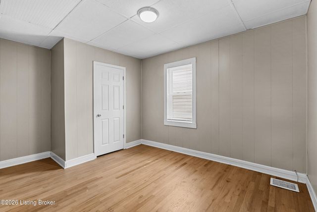 2137 Bradley Ave, Louisville, KY 40217