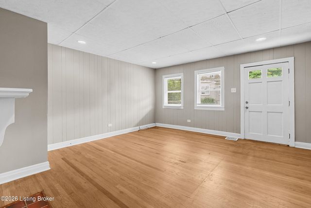 2137 Bradley Ave, Louisville, KY 40217