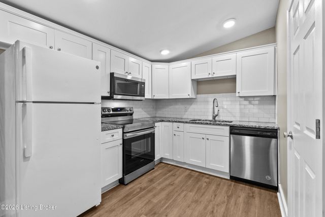 2137 Bradley Ave, Louisville, KY 40217