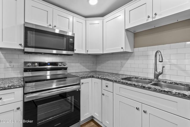 2137 Bradley Ave, Louisville, KY 40217