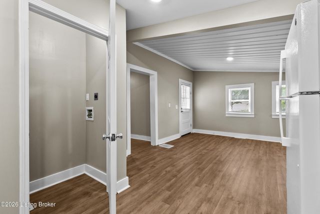 2137 Bradley Ave, Louisville, KY 40217