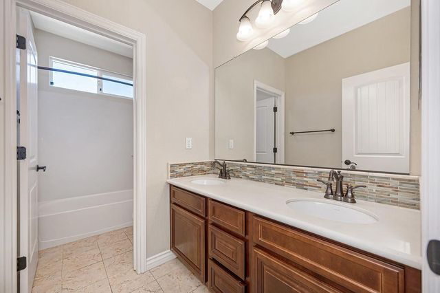 4027 Porch Swing Dr, Roseville, CA 95747