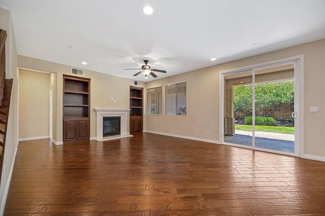 4027 Porch Swing Dr, Roseville, CA 95747