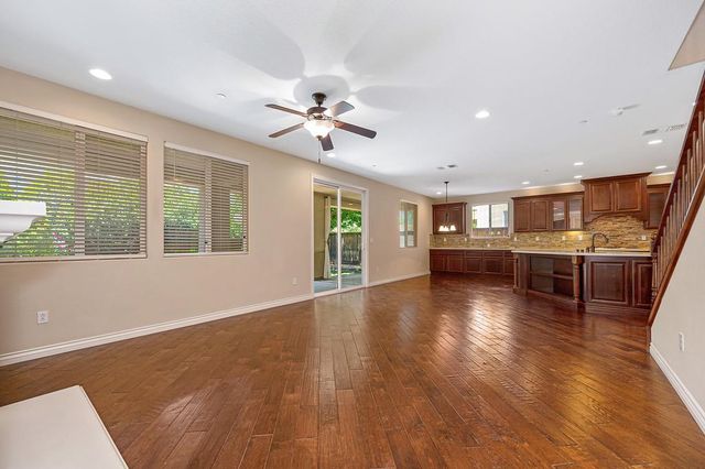 4027 Porch Swing Dr, Roseville, CA 95747