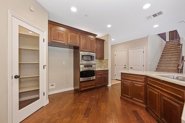 4027 Porch Swing Dr, Roseville, CA 95747