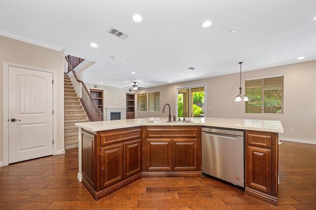 4027 Porch Swing Dr, Roseville, CA 95747