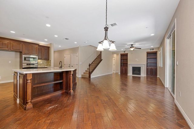 4027 Porch Swing Dr, Roseville, CA 95747