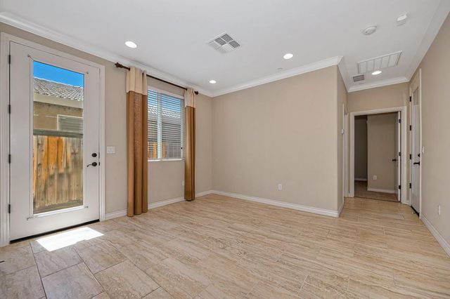 4027 Porch Swing Dr, Roseville, CA 95747