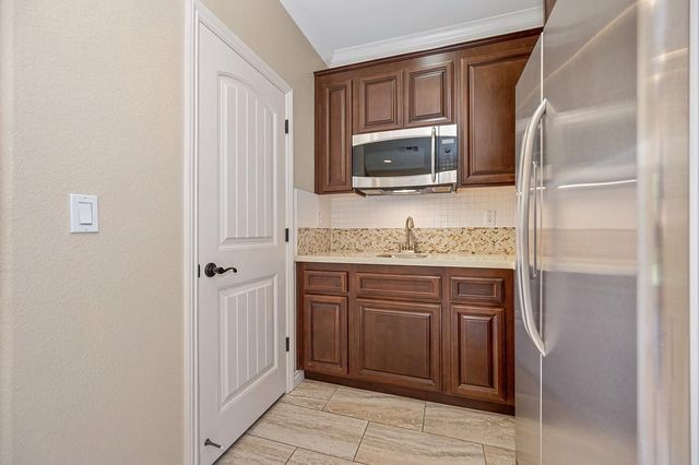 4027 Porch Swing Dr, Roseville, CA 95747