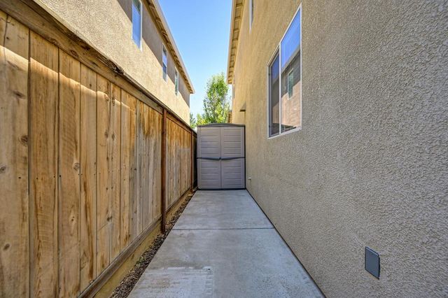 4027 Porch Swing Dr, Roseville, CA 95747