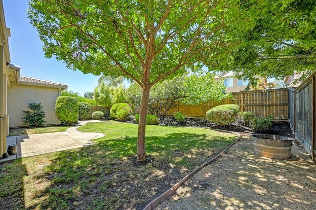 4027 Porch Swing Dr, Roseville, CA 95747