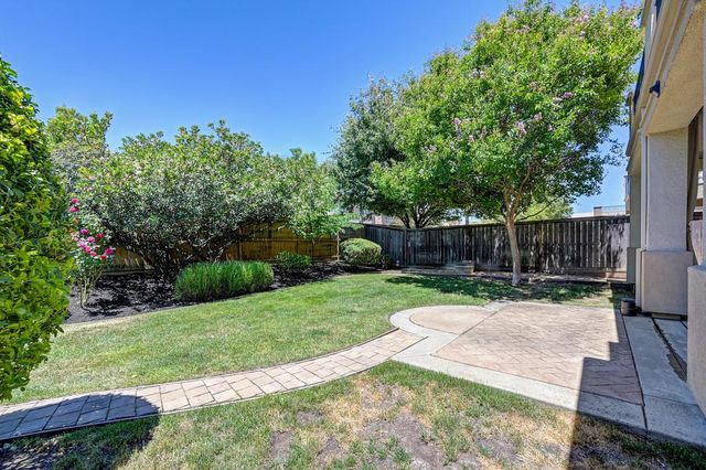 4027 Porch Swing Dr, Roseville, CA 95747