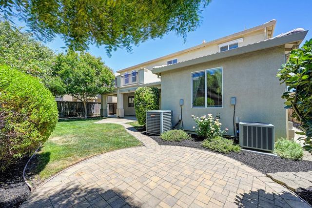 4027 Porch Swing Dr, Roseville, CA 95747