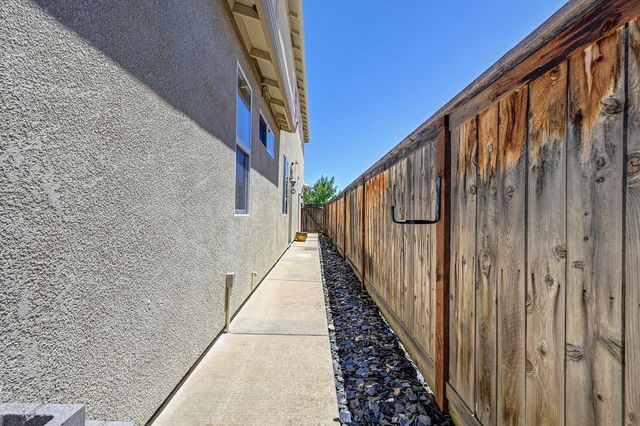 4027 Porch Swing Dr, Roseville, CA 95747