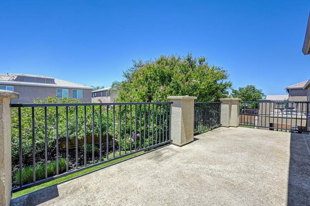 4027 Porch Swing Dr, Roseville, CA 95747