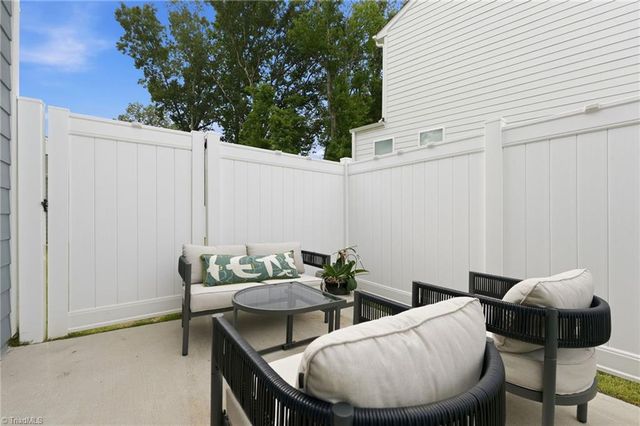 1204 Harbor Crossing Way, Greensboro, NC 27455