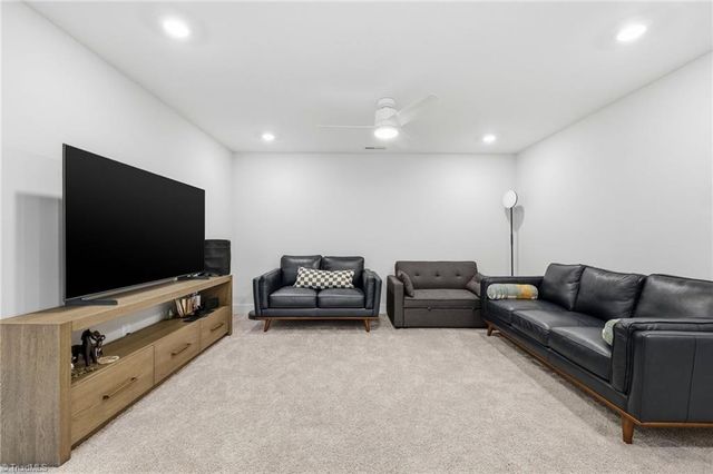 1204 Harbor Crossing Way, Greensboro, NC 27455