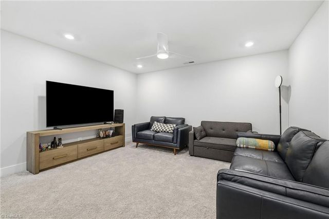 1204 Harbor Crossing Way, Greensboro, NC 27455