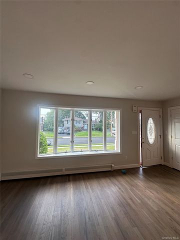 25 Cumberland Road, Jericho, NY 11753