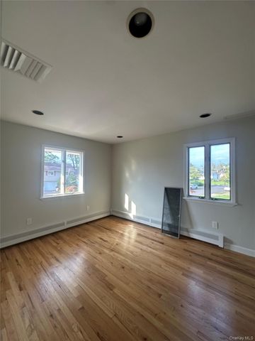 25 Cumberland Road, Jericho, NY 11753