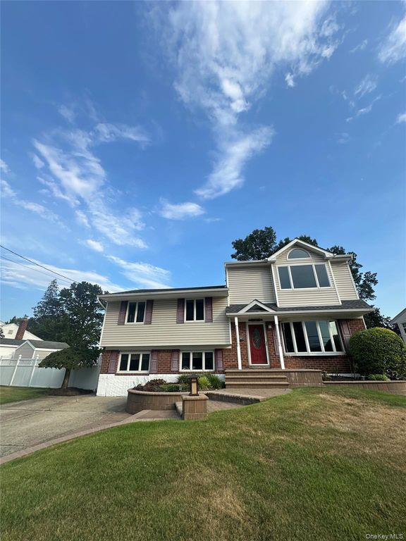 25 Cumberland Road, Jericho, NY 11753