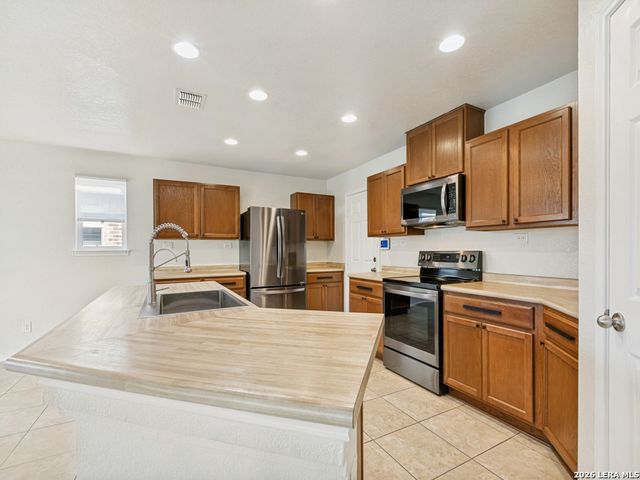 10343 Fort Davis Trail, San Antonio, TX 78245