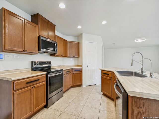 10343 Fort Davis Trail, San Antonio, TX 78245