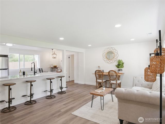 18312 8th Avenue NE, Shoreline, WA 98155