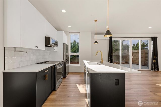 20124 61st Place W, Lynnwood, WA 98036