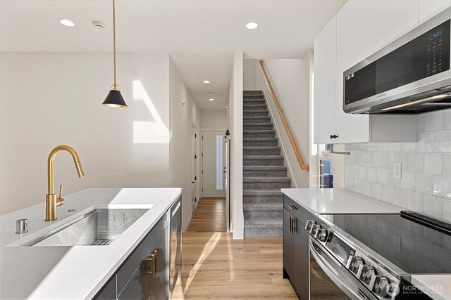 20124 61st Place W, Lynnwood, WA 98036