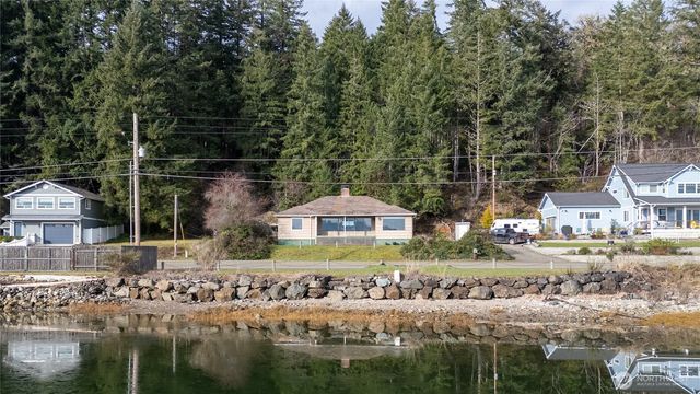 4710 NE North Shore Road, Belfair, WA 98528
