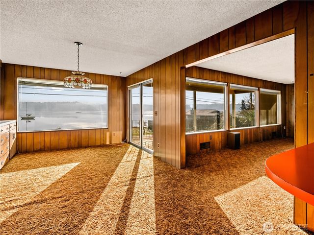 4710 NE North Shore Road, Belfair, WA 98528