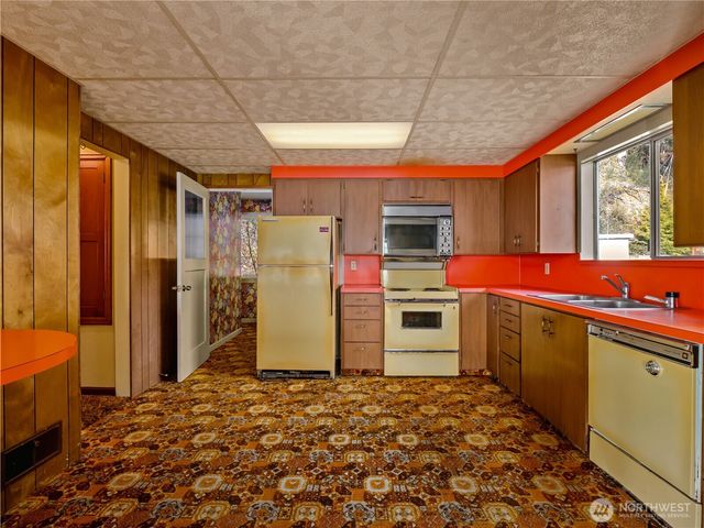 4710 NE North Shore Road, Belfair, WA 98528