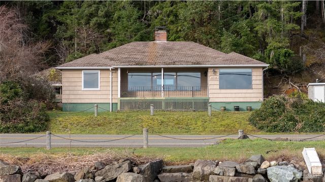 4710 NE North Shore Road, Belfair, WA 98528