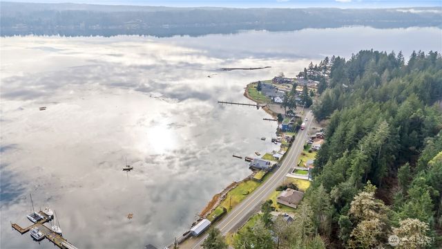 4710 NE North Shore Road, Belfair, WA 98528
