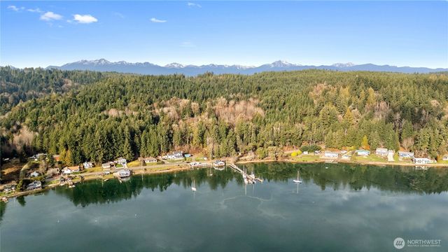 4710 NE North Shore Road, Belfair, WA 98528