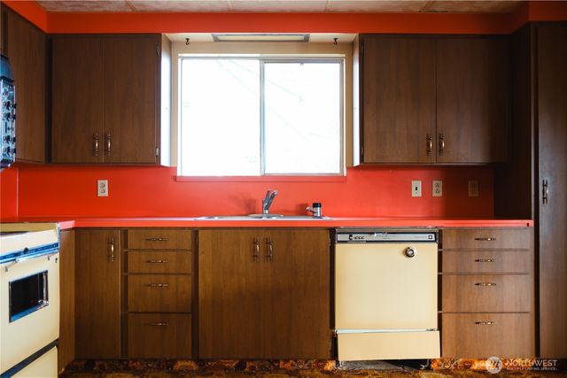 4710 NE North Shore Road, Belfair, WA 98528