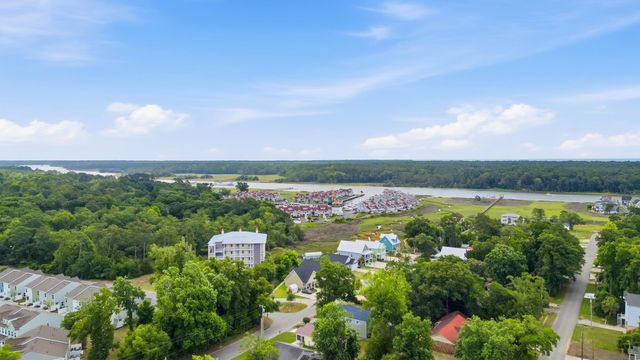 4356 Bayshore Dr., Little River, SC 29566