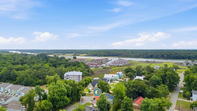4356 Bayshore Dr., Little River, SC 29566