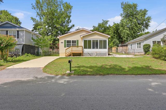 4356 Bayshore Dr., Little River, SC 29566