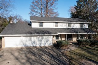 2850 Beckwith Court, Northbrook, IL 60062