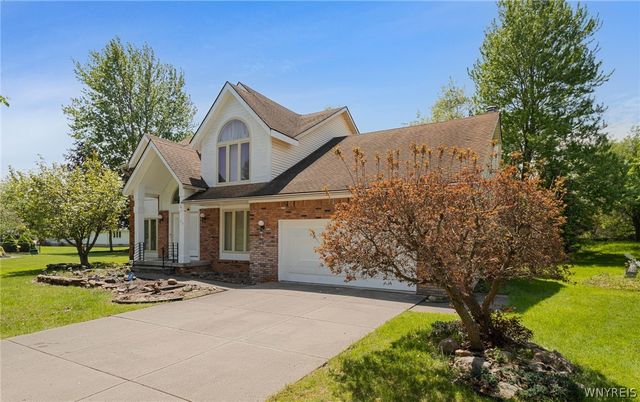66 Windsong Court, Amherst, NY 14051