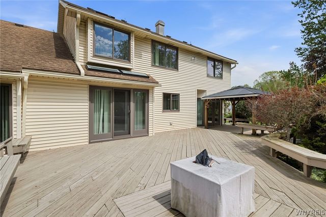 66 Windsong Court, Amherst, NY 14051